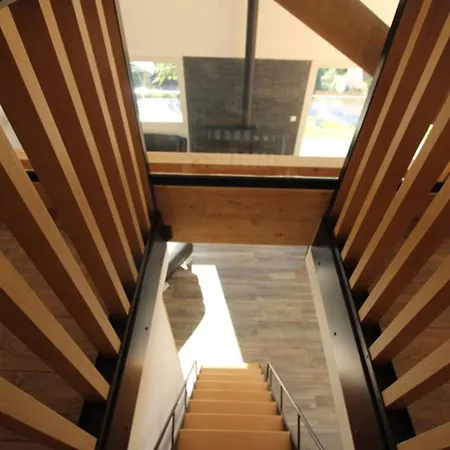 A Avec Cheminee Et Garage - Fr-1-589-385