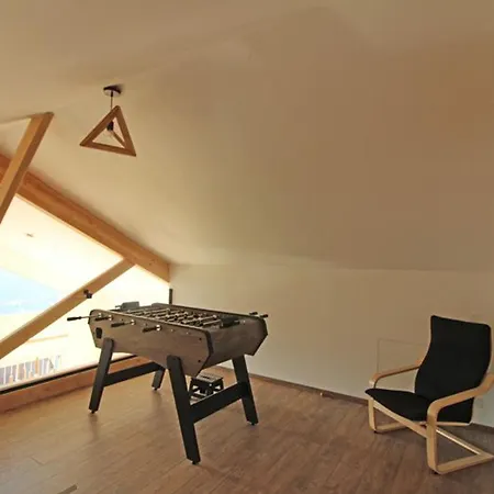 A Avec Cheminee Et Garage - Fr-1-589-385