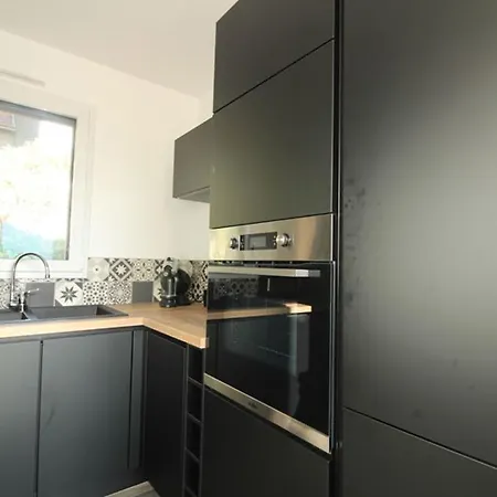 A Avec Cheminee Et Garage - Fr-1-589-385 拉布雷斯