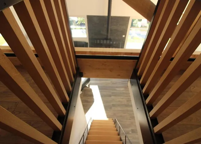 A Avec Cheminee Et Garage - Fr-1-589-385