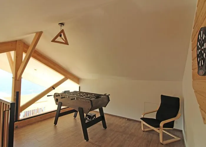 A Avec Cheminee Et Garage - Fr-1-589-385